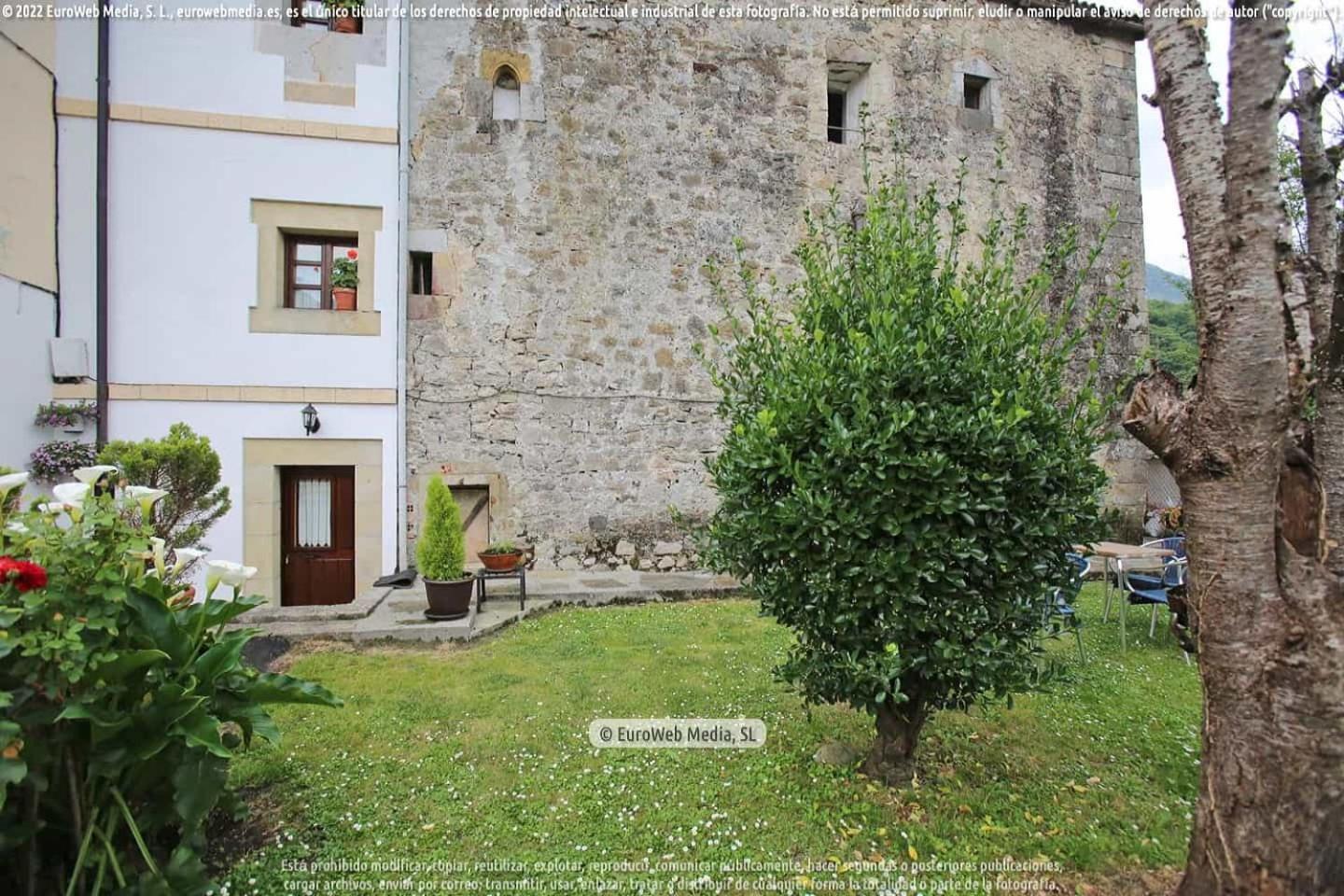 Casa Rural El Torrejon Arenas De Cabrales Exterior foto