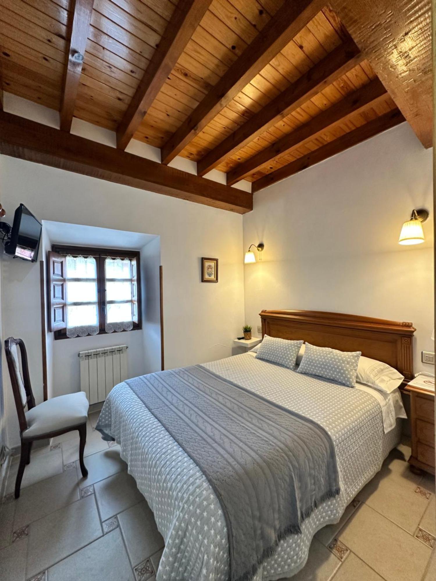 Casa Rural El Torrejon Arenas De Cabrales Exterior foto